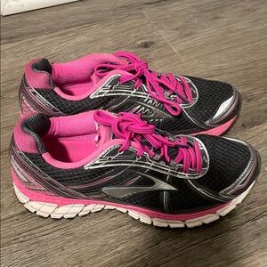 Brooks Black and Pink Sneakers with Mesh Upper